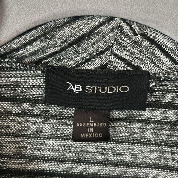 Beautiful Striped Cardigan! - Picture 3 of 6